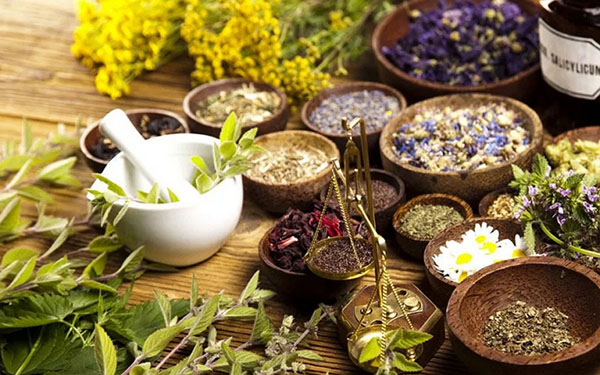 Fitoalkhezija: žolelės grožiui ir sveikatai