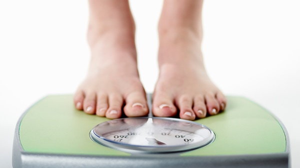 Kaip numesti svorio per savaitę 5, 7, 10 kg namuose be dietos ir žalos sveikatai